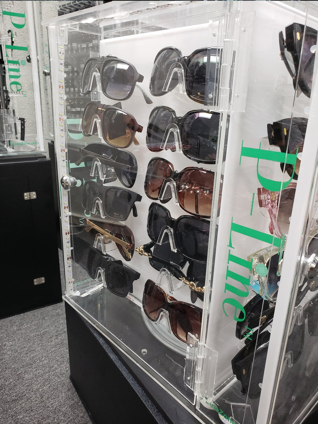 PLSG130 - Men + Women Sunglass Combo Display